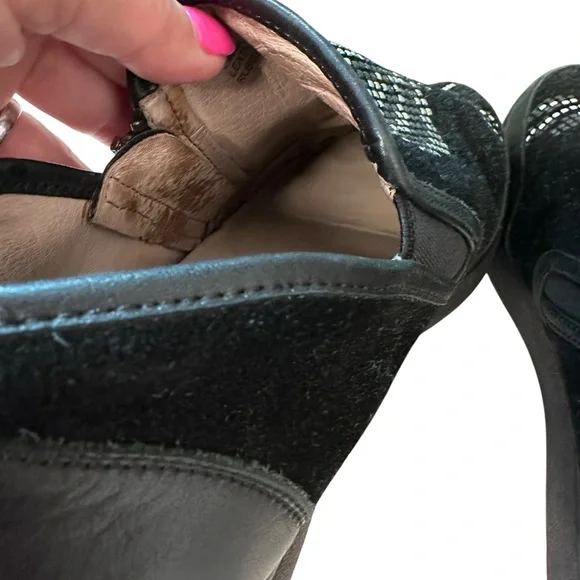 Donald J Pliner Mylasp Embellished Floral Black Suede Sneaker Size 7 - Picture 14 of 16